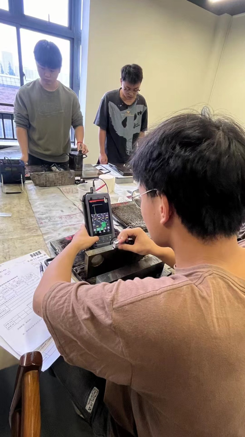 戳我試試